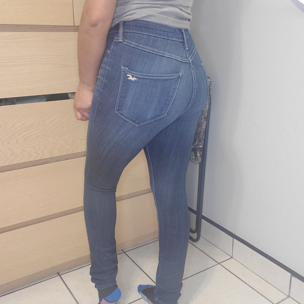 Hollister Ultra High Rise Jeggings